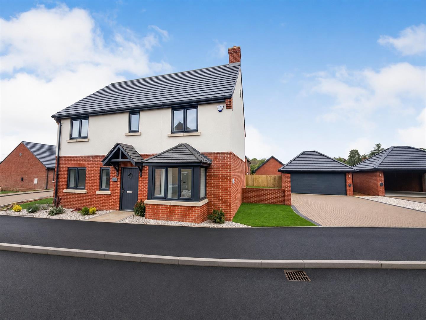 4 bed property in High Street, Bedford